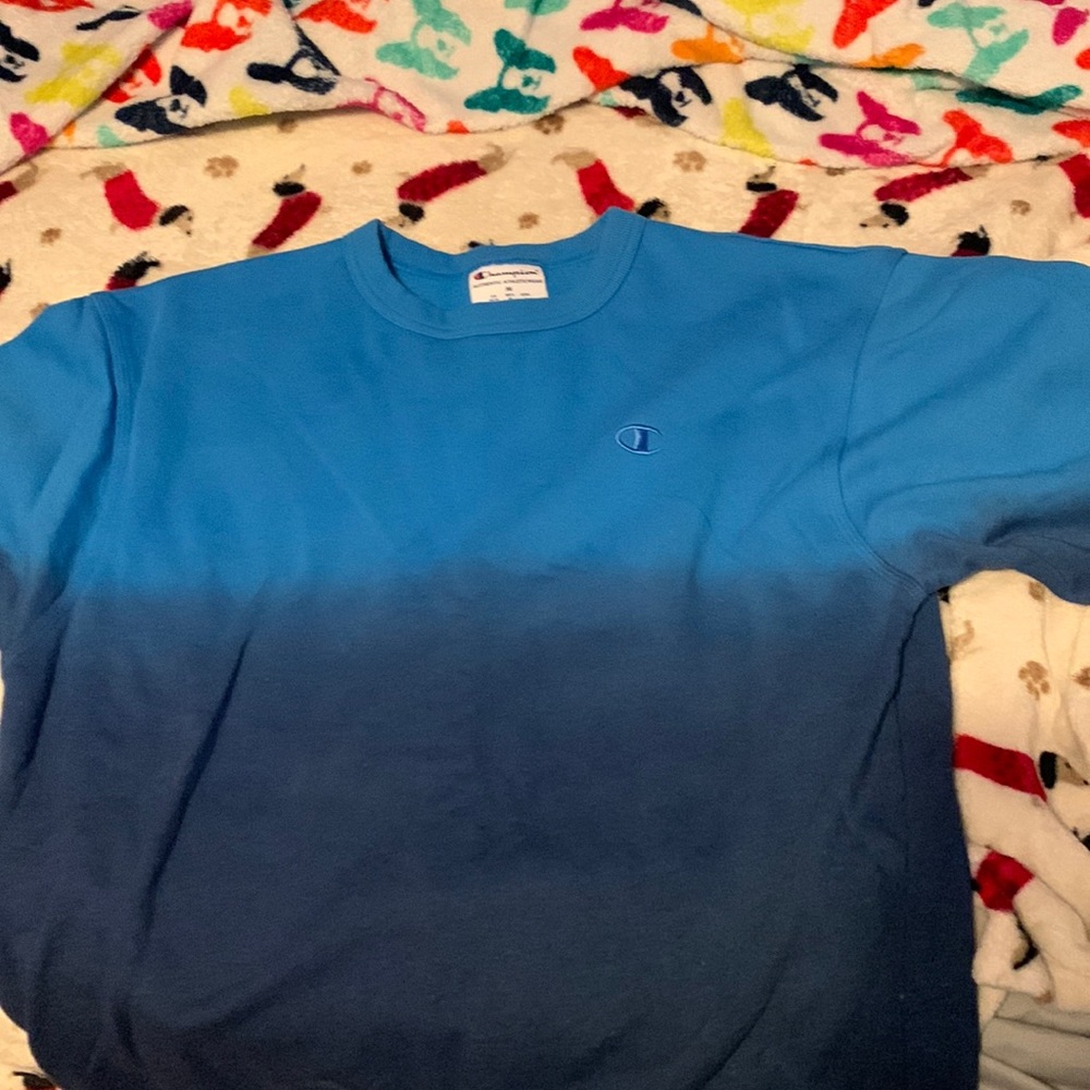 New w/o tags, Blue fade Champion sweatshirt, Medium.